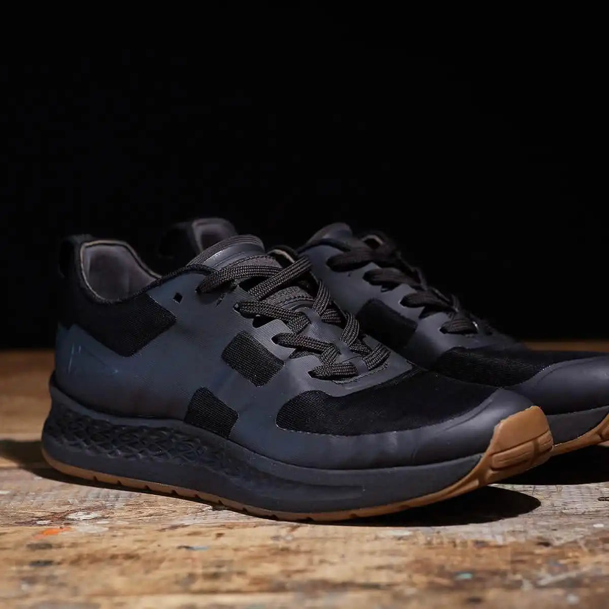 Men's Rough Runner - Black + Gum